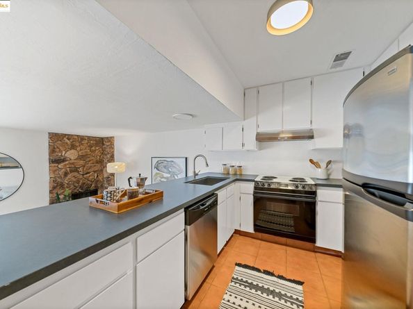 3501 35Th Ave 2, Oakland CA 94619