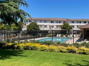 5050 Valley Crest Dr. 66, Concord CA 94521
