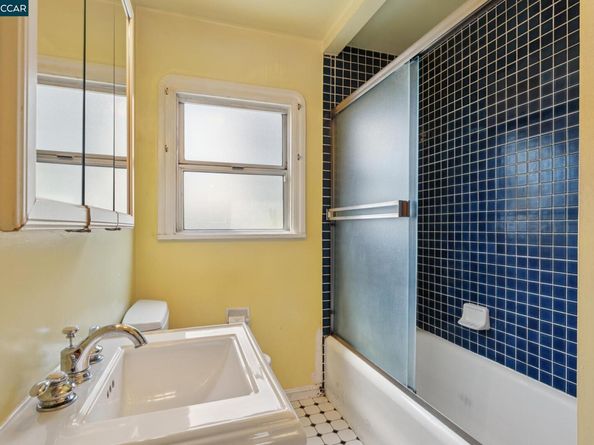 3616 Wisconsin St, Oakland CA 94619
