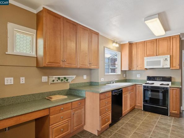 3616 Wisconsin St, Oakland CA 94619