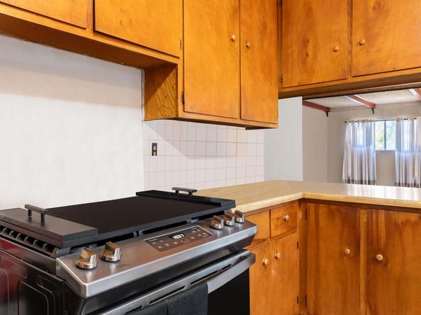 1045 72nd Avenue, Oakland CA 94621