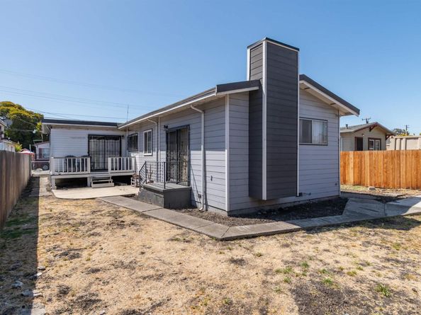 1045 72nd Avenue, Oakland CA 94621