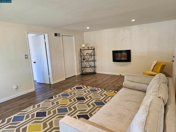 2180 Shea Dr, Pinole CA 94564