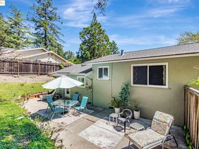 2048-2050 Donald Dr, Moraga CA 94556