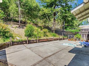 2048-2050 Donald Dr, Moraga CA 94556