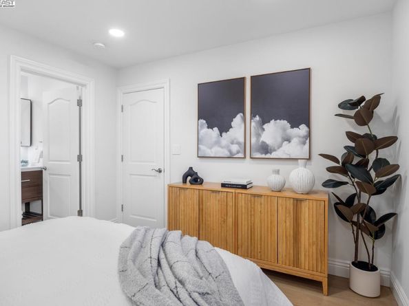 21 Ross Rd, Alameda CA 94502