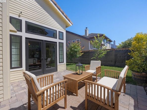 21 Ross Rd, Alameda CA 94502
