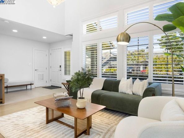21 Ross Rd, Alameda CA 94502