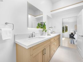 21 Ross Rd, Alameda CA 94502