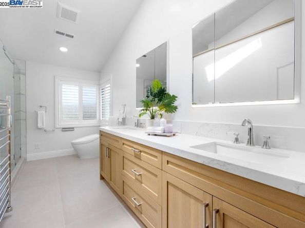 21 Ross Rd, Alameda CA 94502