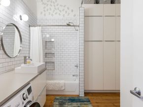 1018 4Th Ave 302, Oakland CA 94606