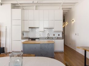 1018 4Th Ave 302, Oakland CA 94606