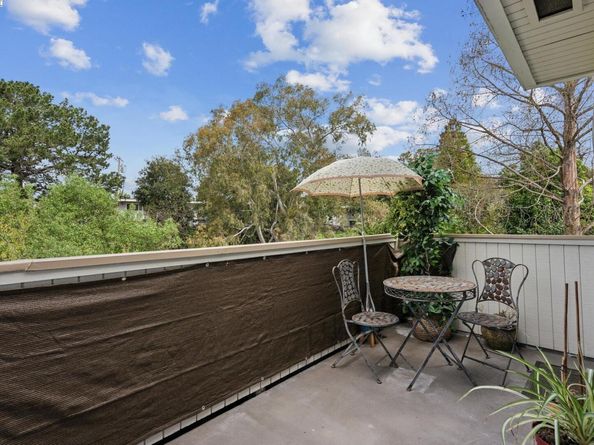 22537 Center St, Castro Valley CA 94541