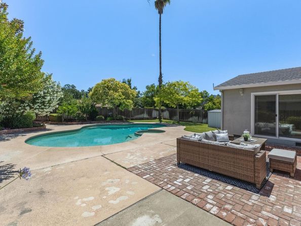 573 Junipero St, Pleasanton CA 94566