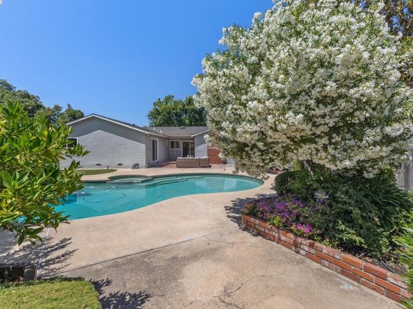 573 Junipero St, Pleasanton CA 94566