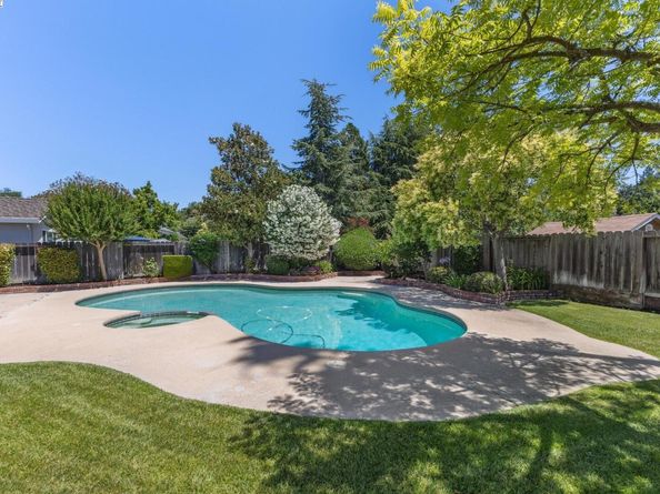 573 Junipero St, Pleasanton CA 94566