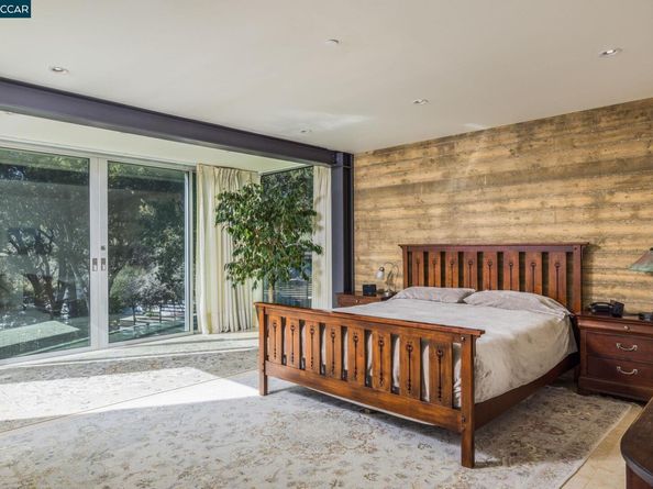 2 Crane Ct, Orinda CA 94563