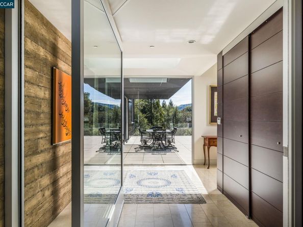 2 Crane Ct, Orinda CA 94563