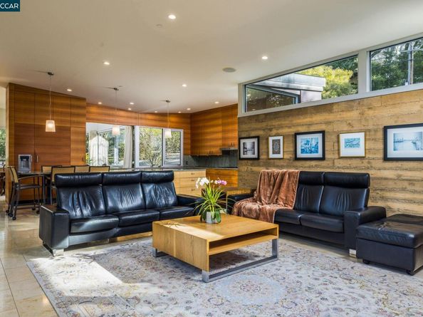 2 Crane Ct, Orinda CA 94563