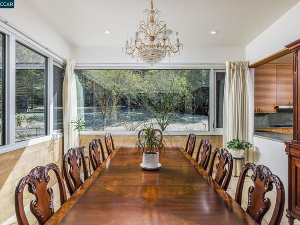 2 Crane Ct, Orinda CA 94563