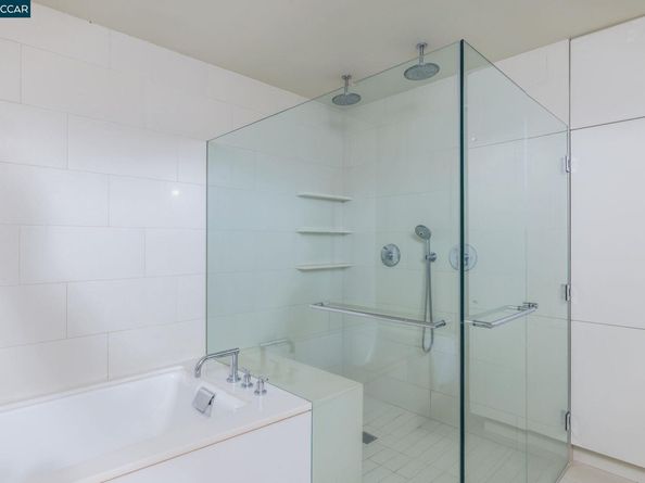 2 Crane Ct, Orinda CA 94563