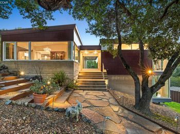 2 Crane Ct