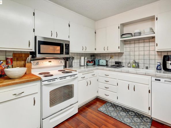 2 Panoramic Way 201, Berkeley CA 94704