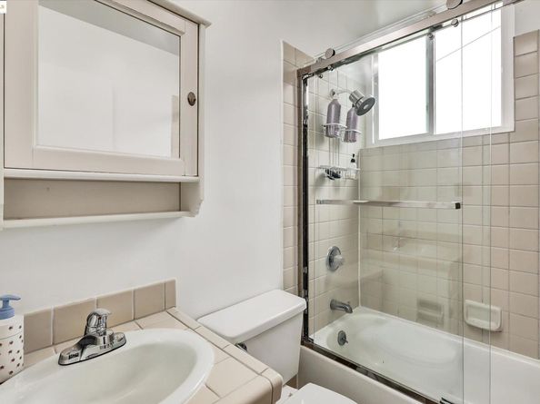 2 Panoramic Way 201, Berkeley CA 94704