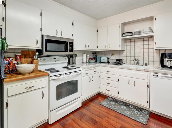 2 Panoramic Way 201, Berkeley CA 94704