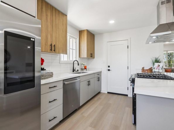966 Cottonwood Ave, Hayward CA 94541