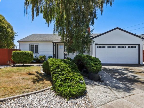 966 Cottonwood Ave, Hayward CA 94541
