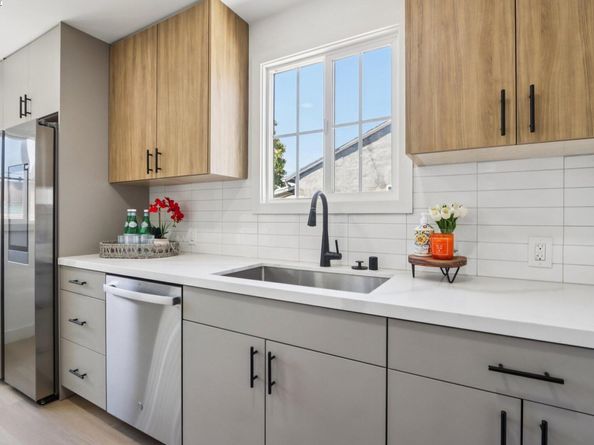 966 Cottonwood Ave, Hayward CA 94541