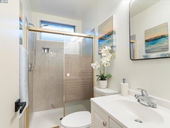 565 Lagunitas Ln, Hayward CA 94544