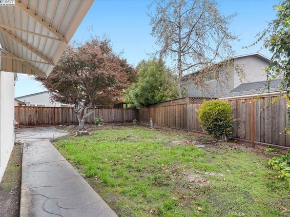 565 Lagunitas Ln, Hayward CA 94544