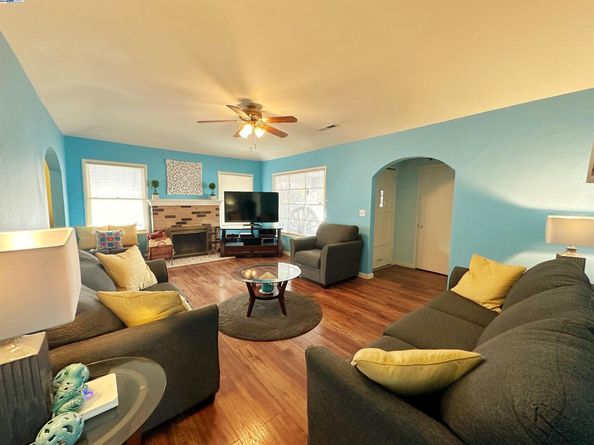 1470 171St Ave, Hayward CA 94541