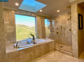 1021 Pebble Beach Dr, Clayton CA 94517