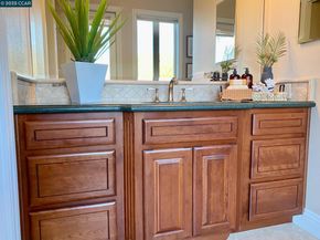 1021 Pebble Beach Dr, Clayton CA 94517
