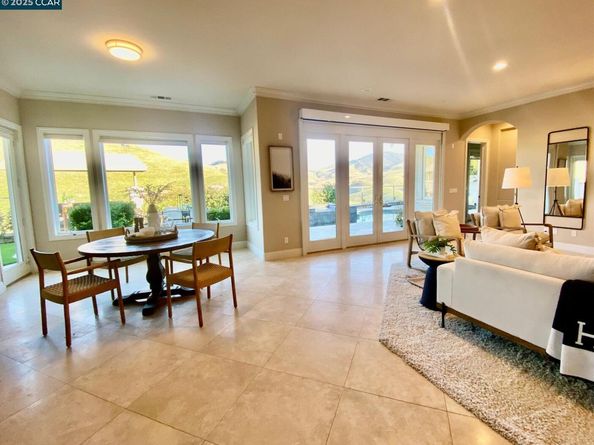 1021 Pebble Beach Dr, Clayton CA 94517