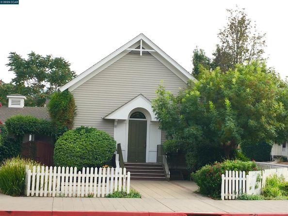 1021 Pebble Beach Dr, Clayton CA 94517