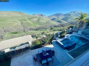 1021 Pebble Beach Dr, Clayton CA 94517