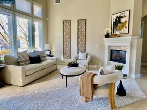 1021 Pebble Beach Dr, Clayton CA 94517