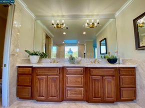 1021 Pebble Beach Dr, Clayton CA 94517