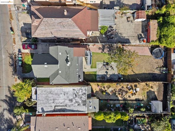 2440 12Th Ave, Oakland CA 94606