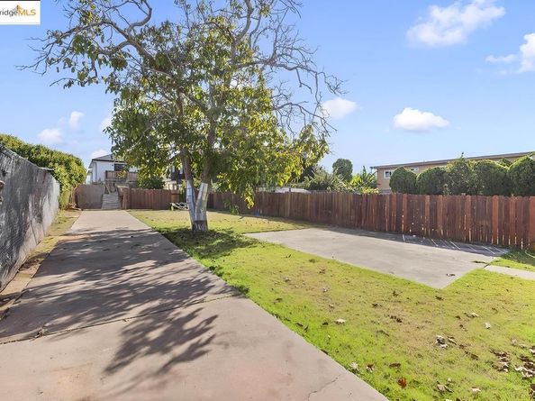 2440 12Th Ave, Oakland CA 94606