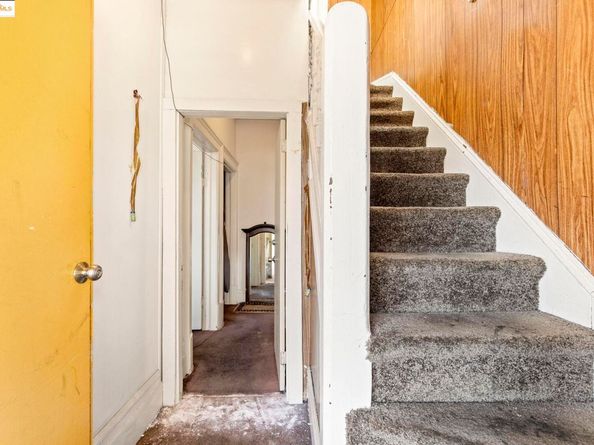 2440 12Th Ave, Oakland CA 94606