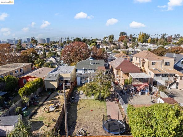 2440 12Th Ave, Oakland CA 94606