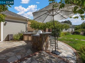8 Julianna Court, Moraga CA 94556