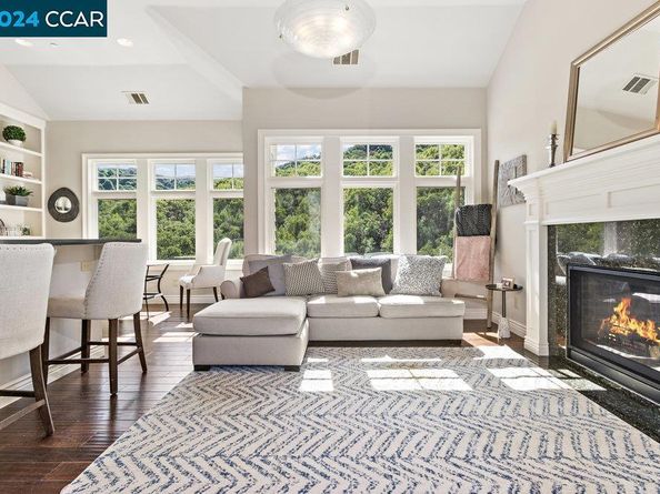 8 Julianna Court, Moraga CA 94556