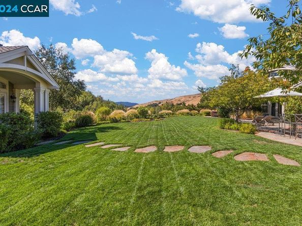 8 Julianna Court, Moraga CA 94556