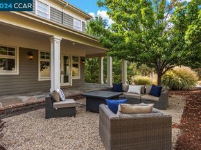 8 Julianna Court, Moraga CA 94556